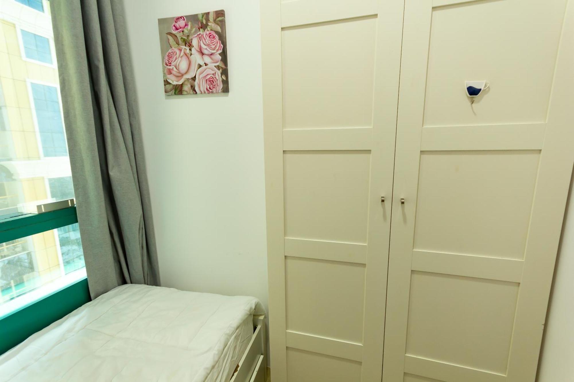 Nice Single Rooms For "Girls" Only In Dubai, Marina Exteriér fotografie