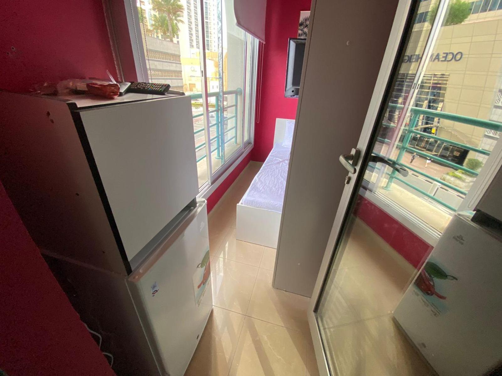 Nice Single Rooms For "Girls" Only In Dubai, Marina Exteriér fotografie