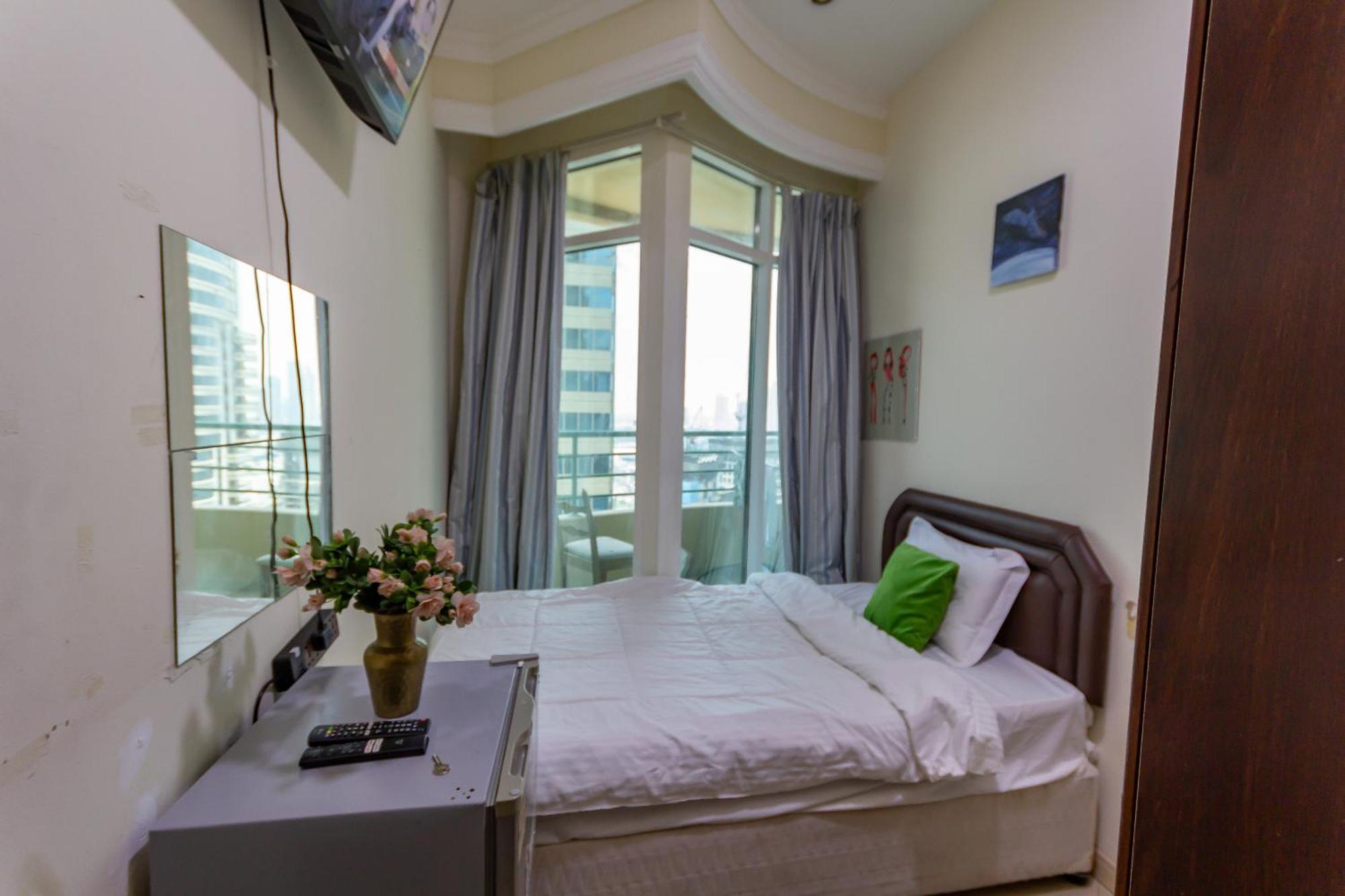 Nice Single Rooms For "Girls" Only In Dubai, Marina Exteriér fotografie