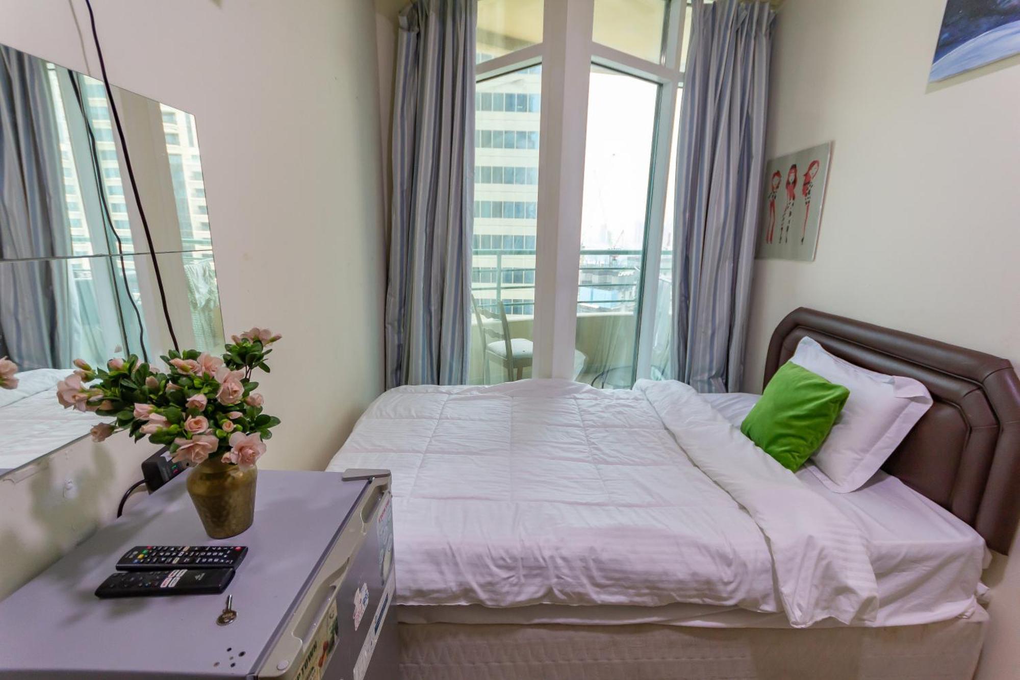 Nice Single Rooms For "Girls" Only In Dubai, Marina Exteriér fotografie