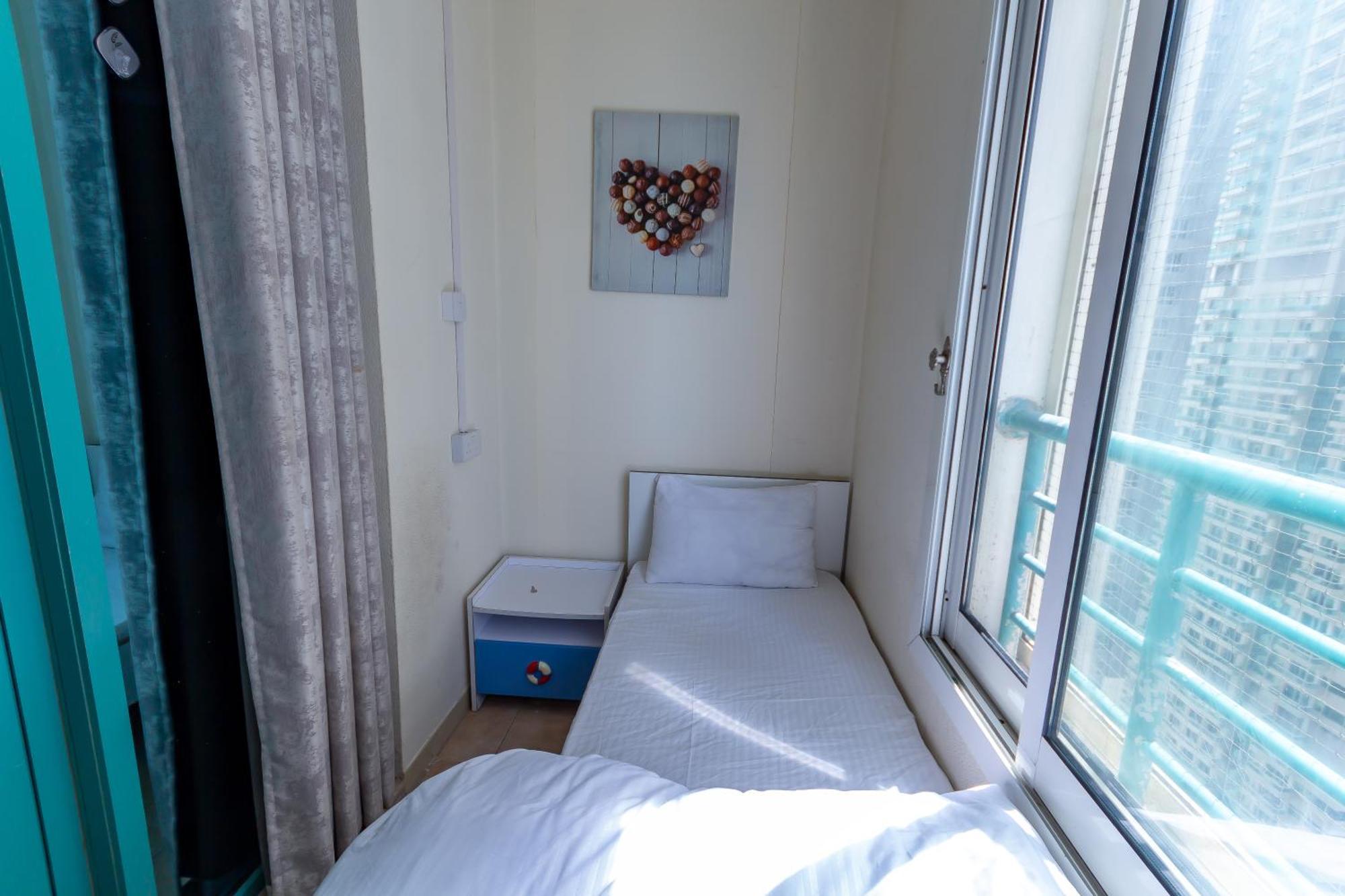 Nice Single Rooms For "Girls" Only In Dubai, Marina Exteriér fotografie